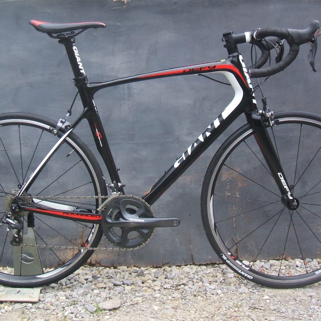 GIANT Defy Advanced Composite `1` Mens Carbon Road Bike: Large: 55